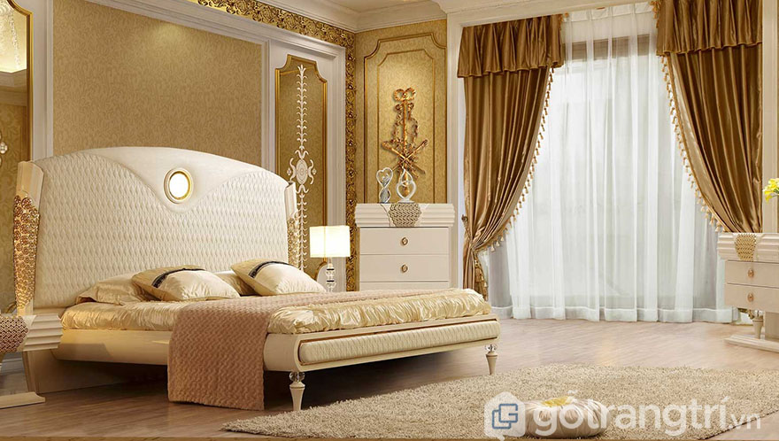 Giường ngủ hoàng gia
